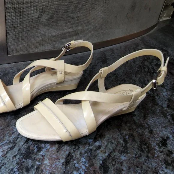 Tod's Vintage Cream Patent Leather Strappy Sandals Size 36.5 - Picture 10 of 16